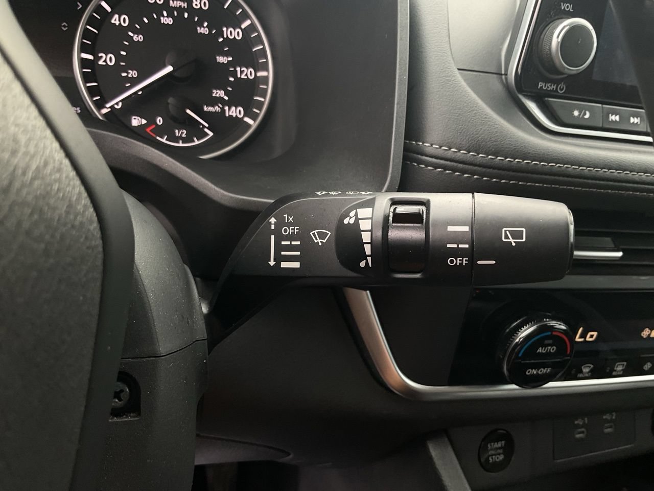 Used 2025 Nissan Rogue SV FWD image 36