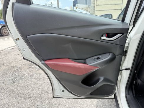 Used 2018 MAZDA CX-3 Touring w/ Preferred Equipment Package FWD image 18