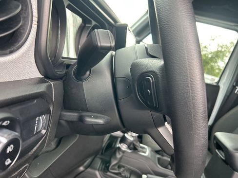 Certified 2024 Jeep Gladiator Sport image 35