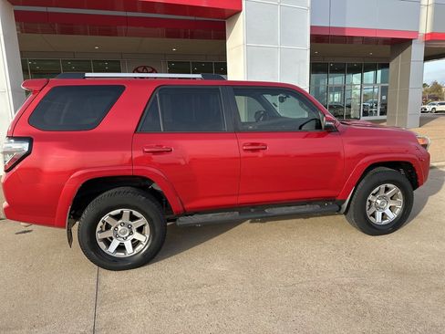 Used 2016 Toyota 4Runner Trail Premium image 8