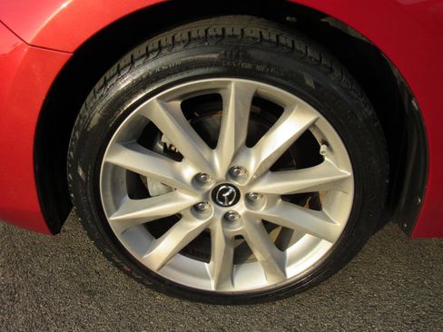 Used 2017 MAZDA MAZDA3 Grand Touring image 11