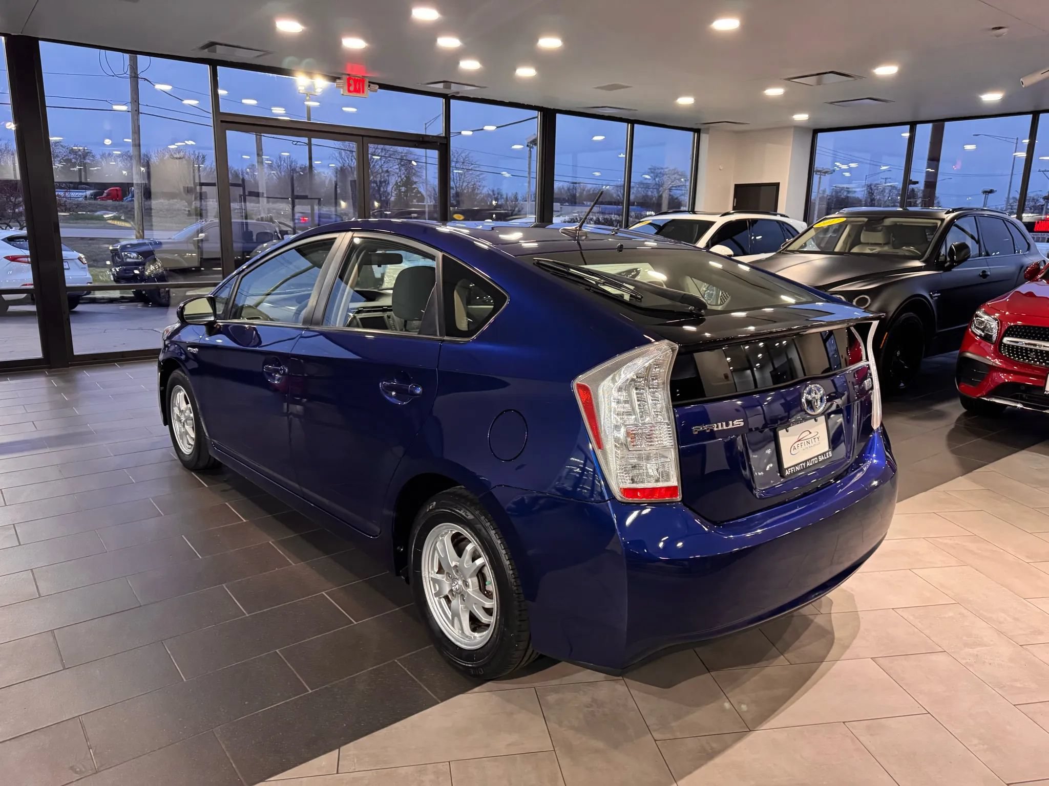 Used 2010 Toyota Prius Three w/ Navigation Pkg FWD image 3