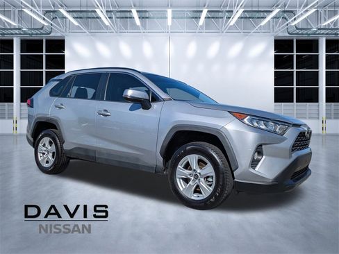 Used 2021 Toyota RAV4 XLE w/ Convenience Package image 1