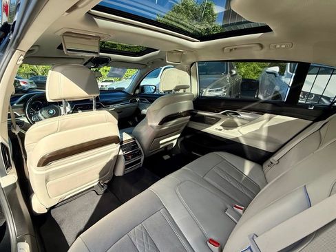 Used 2018 BMW 740i xDrive AWD/4WD image 30