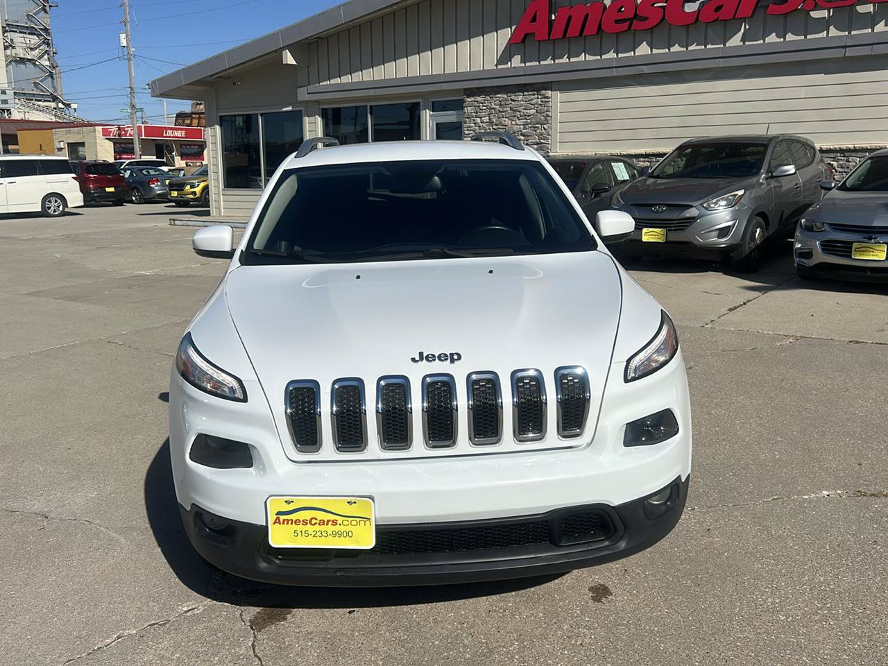 Used 2017 Jeep Cherokee Latitude w/ Safety/Convenience Group AWD/4WD image 8