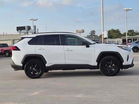 Certified 2025 Toyota RAV4 LE AWD/4WD image 7