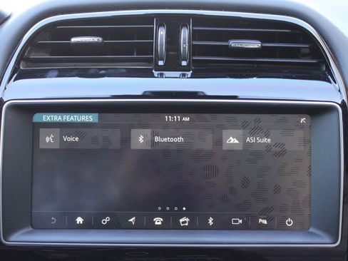 Used 2020 Jaguar F-PACE Premium image 17