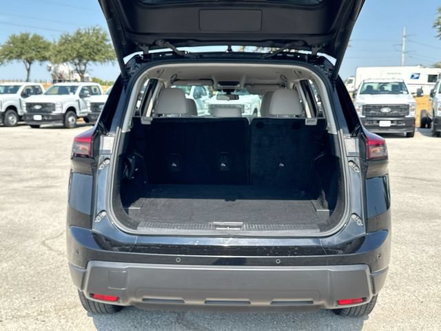 Used 2024 Nissan Rogue SV FWD image 22