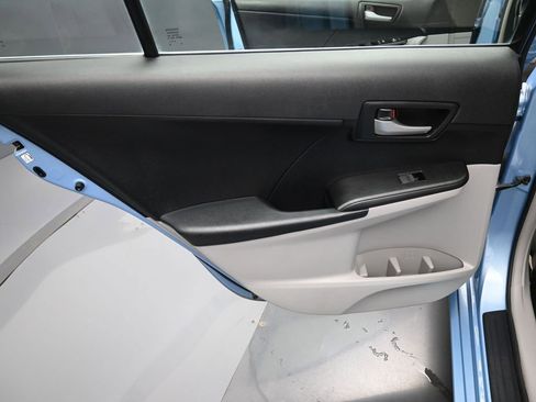 Used 2012 Toyota Camry LE FWD image 27