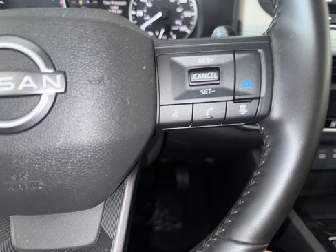 Used 2025 Nissan Rogue SV AWD/4WD image 22