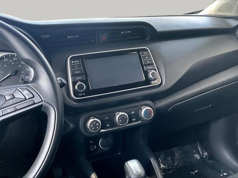 Used 2023 Nissan Kicks S FWD image 7