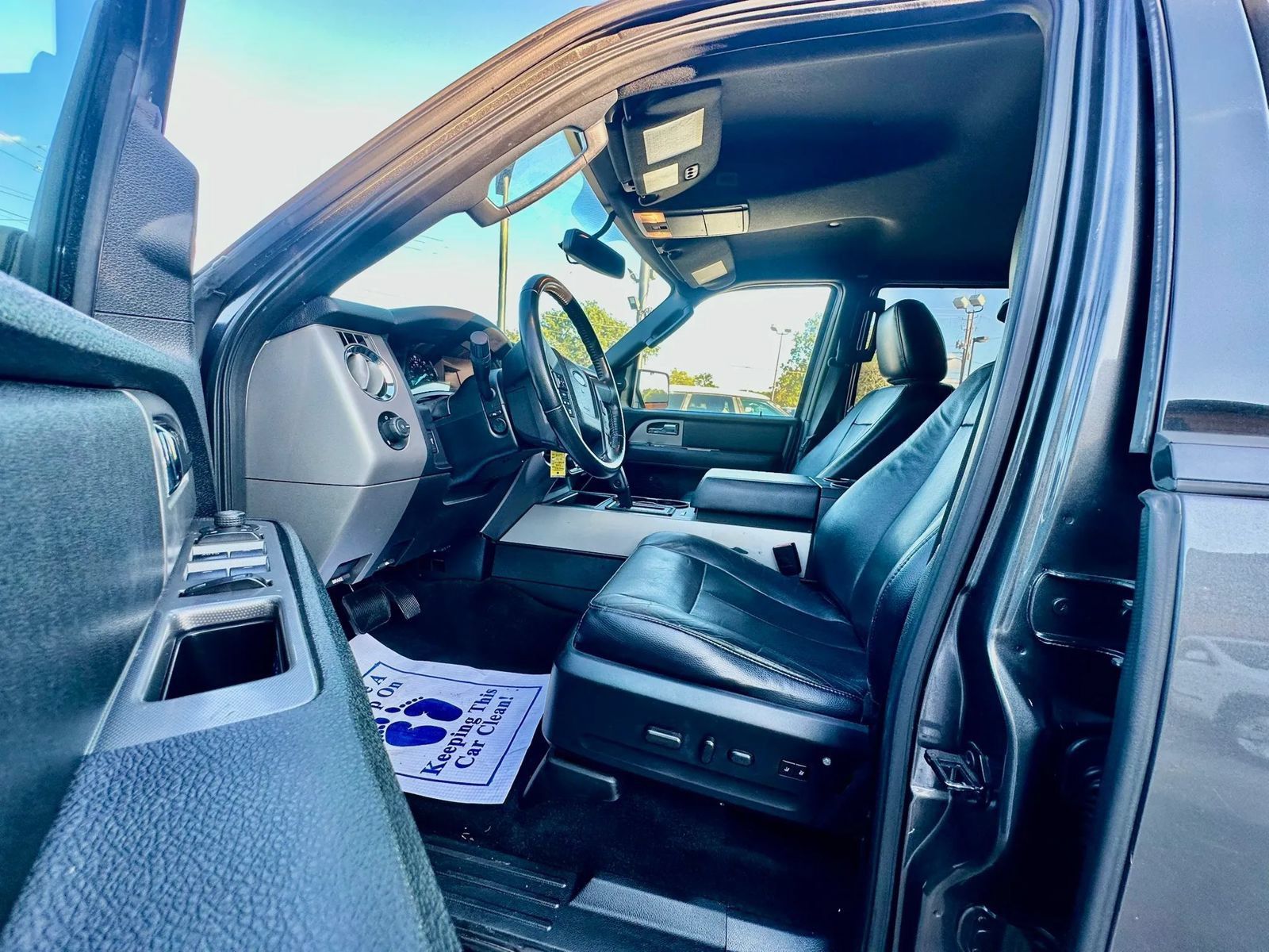 Used 2017 Ford Expedition EL XLT w/ Equipment Group 202A RWD image 5