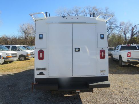 Used 2022 GMC Savana 3500 G3500 139 in. w/ Power Convenience Package image 6