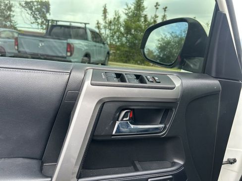 Used 2019 Toyota 4Runner Limited AWD/4WD image 20