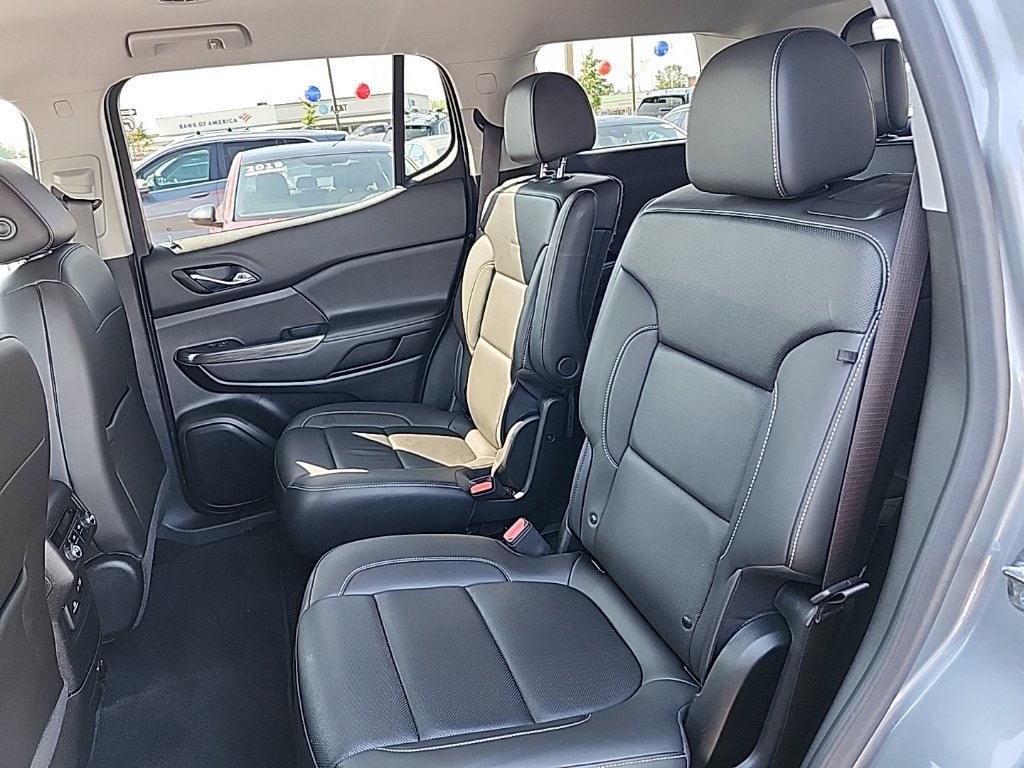 Used 2023 GMC Acadia SLT AWD/4WD image 10