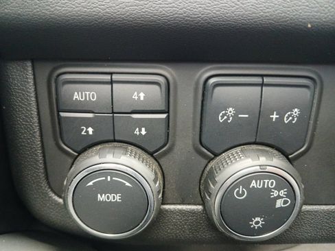 Used 2024 Chevrolet Tahoe Z71 w/ Luxury Package AWD/4WD image 24