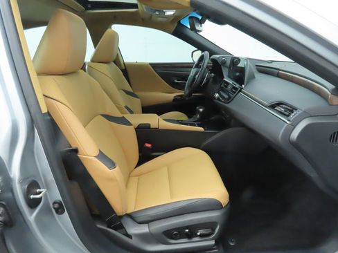 Used 2022 Lexus ES 300h w/ Premium Package image 20