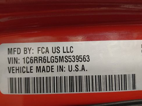 Used 2021 RAM 1500 Classic SLT image 33