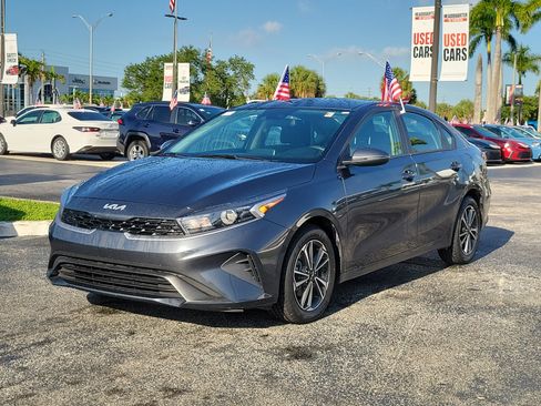 Used 2024 Kia Forte LXS w/ LXS Technology Package FWD image 6