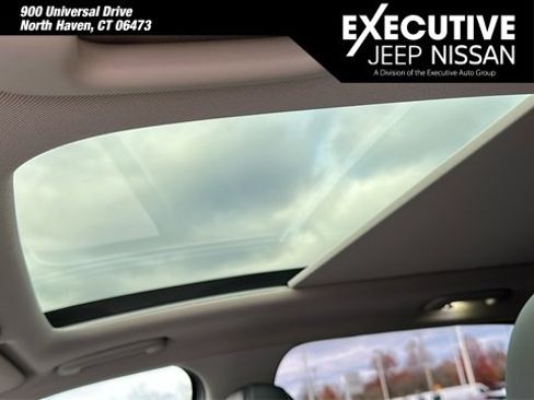 Used 2023 Kia Sorento SX image 11