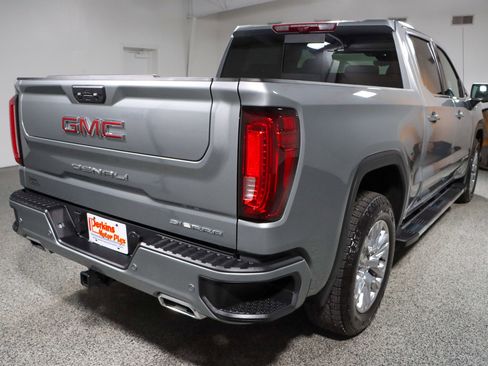 Used 2025 GMC Sierra 1500 Denali w/ Technology Package AWD/4WD image 7
