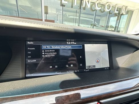 Used 2019 Genesis G90 5.0 Ultimate RWD image 9