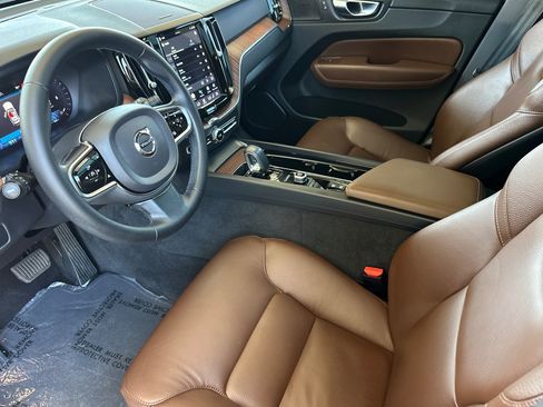 Certified 2023 Volvo XC60 B5 Plus w/ Climate Package FWD image 10