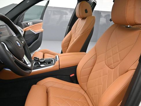 Used 2023 BMW X5 sDrive40i w/ Climate Comfort Package RWD image 16