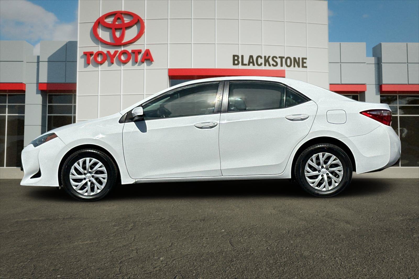 Used 2018 Toyota Corolla LE FWD image 6