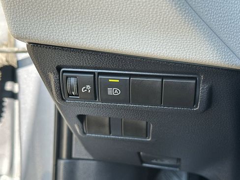 Used 2022 Toyota Corolla Cross L AWD/4WD image 20