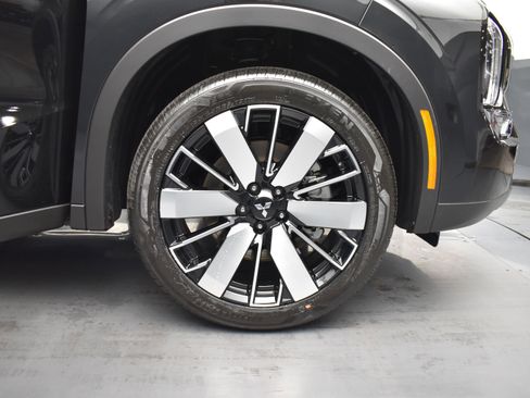 New 2026 Mitsubishi Outlander SE image 5