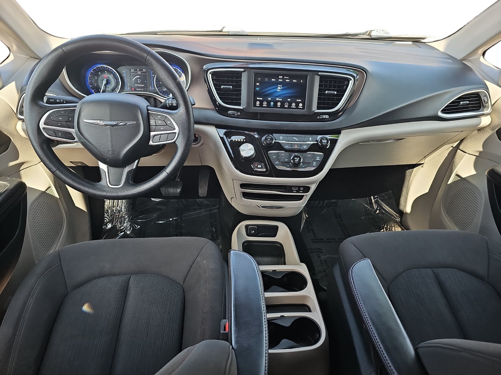 Used 2019 Chrysler Pacifica LX w/ Tire & Wheel Group FWD image 9