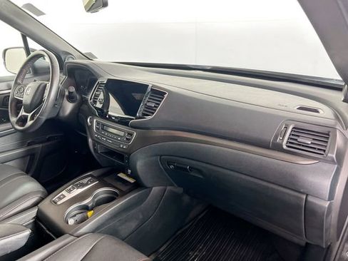 Certified 2023 Honda Passport TrailSport image 32