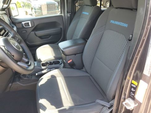 Used 2024 Jeep Wrangler Unlimited Rubicon 4xe AWD/4WD image 25