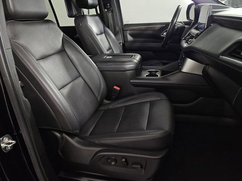 Used 2021 Chevrolet Tahoe Z71 w/ Rear Media and Nav Package image 33