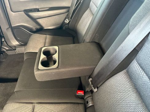 Used 2025 Nissan Rogue SV AWD/4WD image 17