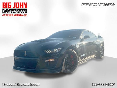 Used 2022 Ford Mustang Shelby GT500 w/ Technology Package RWD image 2