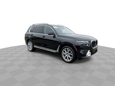 Used 2025 BMW X7 xDrive40i image 4