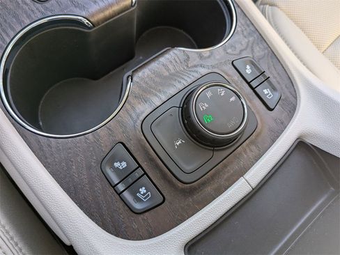 Certified 2023 GMC Acadia Denali w/ Denali Ultimate Package image 25