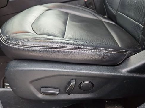 Used 2019 Ford Explorer Limited w/ Class III Trailer Tow Package image 8