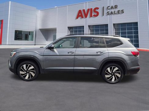 Used 2025 Volkswagen Atlas SE FWD image 10
