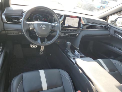 Used 2025 Toyota Camry SE w/ Convenience Package AWD/4WD image 10