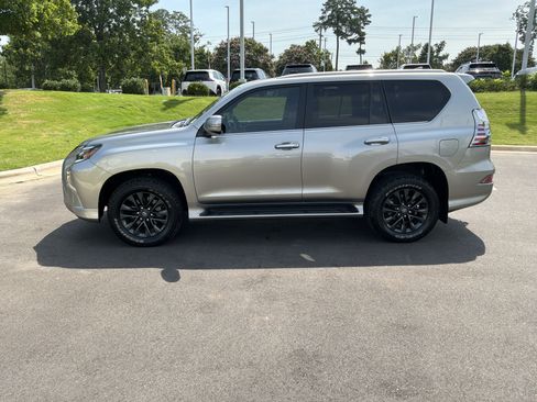 Used 2022 Lexus GX 460 Premium w/ Premium Package AWD/4WD image 7