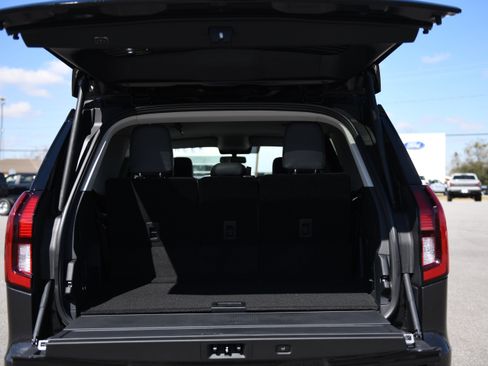 New 2026 Ford Expedition Active image 13