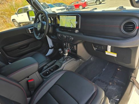New 2026 Jeep Wrangler Unlimited Rubicon AWD/4WD image 27
