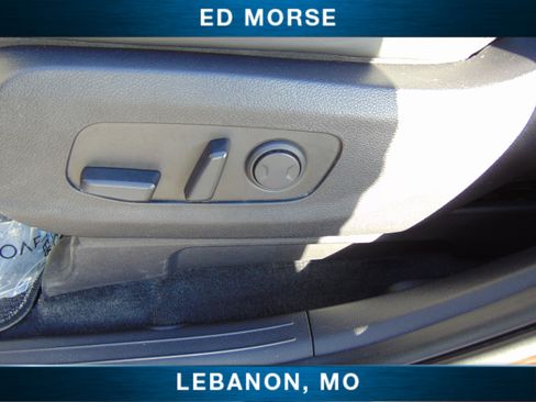 Used 2023 Kia Carnival LX image 14