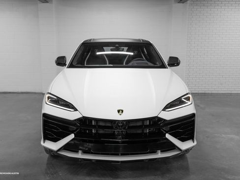 Used 2025 Lamborghini Urus SE image 3