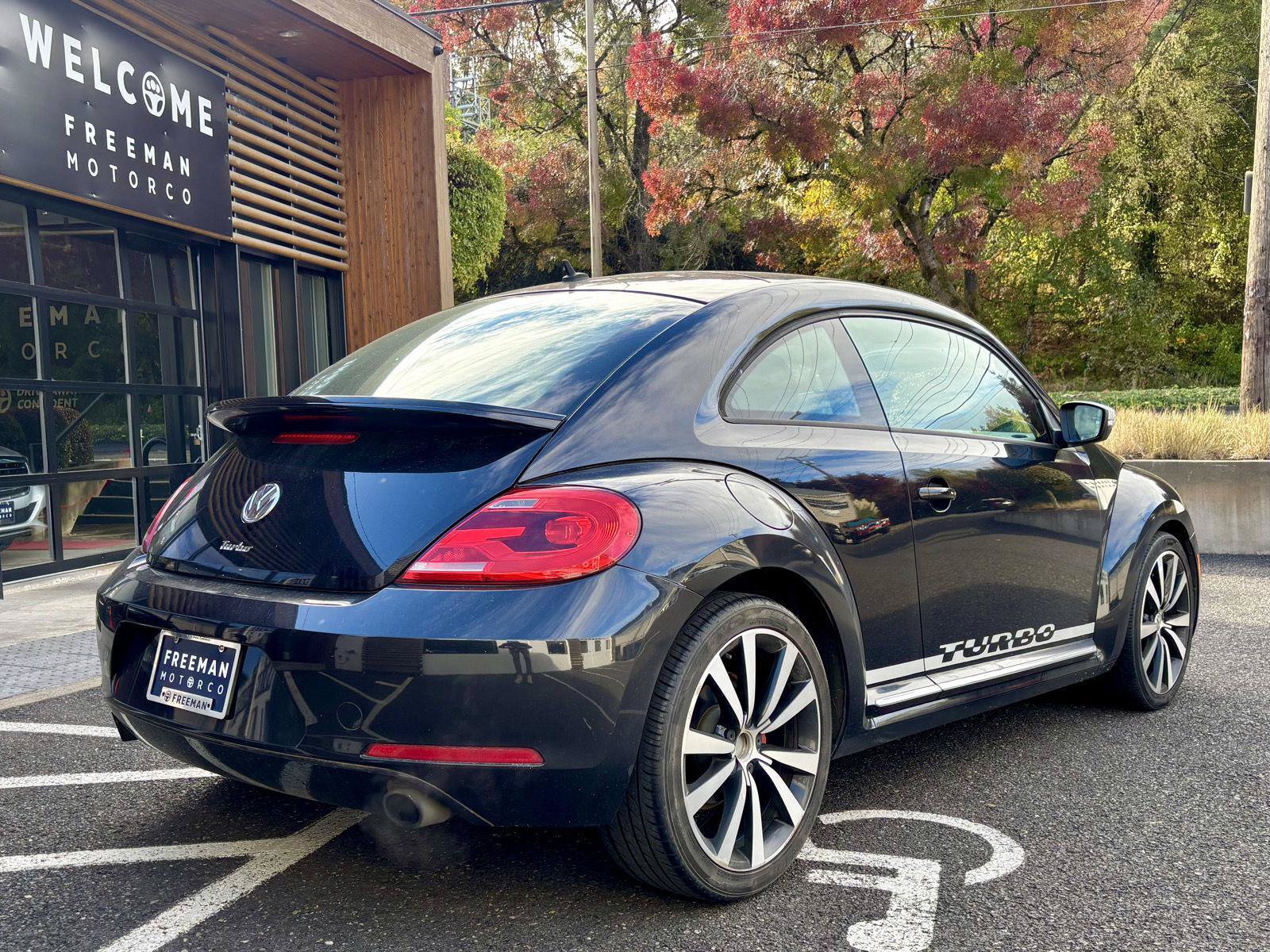 Used 2012 Volkswagen Beetle Launch Edition FWD image 3