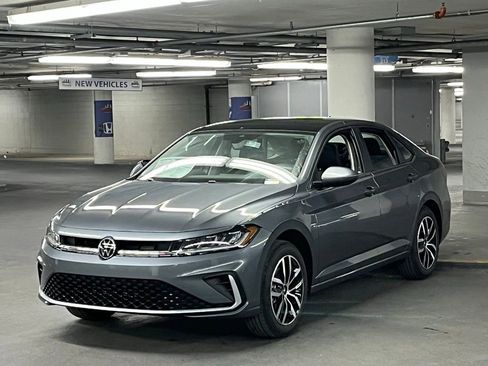 New 2026 Volkswagen Jetta SE image 3