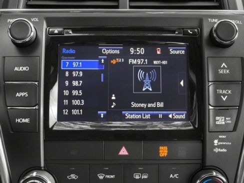 Used 2017 Toyota Camry SE w/ Moonroof Package FWD image 10